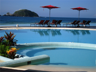 Infinity Pool at Bay View Grand Marina Ixtapa